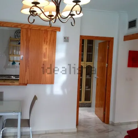 Image 7 - Calle Luis Montoto, 41004 Seville, Spain - Apartment for rent