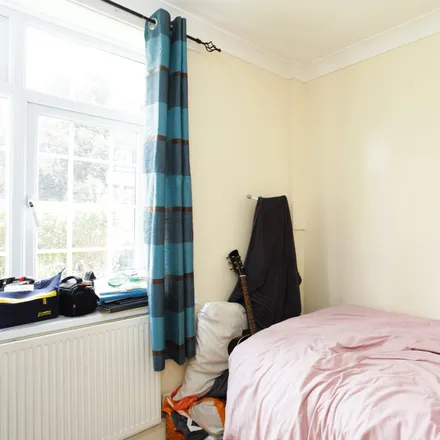 Rent this 5 bed room on 27 Hilary Road in London, W12 0QB