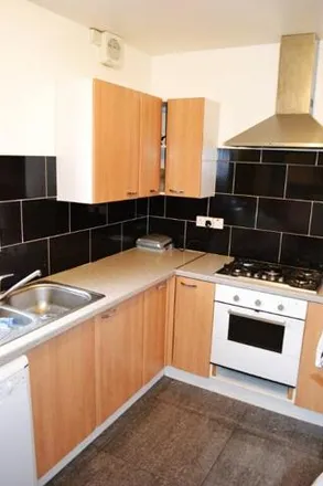 Rent this 6 bed house on 14 Seely Road in Nottingham, NG7 1NU