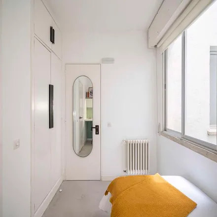 Image 2 - Calle de San Lorenzo, 20, 28004 Madrid, Spain - Apartment for rent