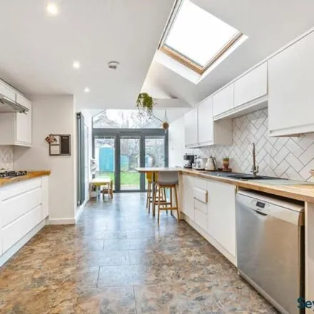 Image 4 - Markenfield Road, Guildford, GU1 4PB, United Kingdom - Duplex for sale