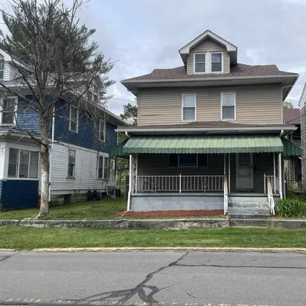 Rent this 3 bed house on 1423 Sabraton Ave in Morgantown, West Virginia