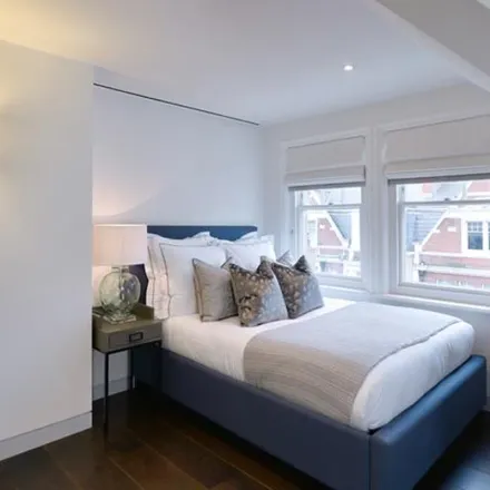 Image 9 - Penelope Chilvers, 65 Duke Street, London, W1K 5NP, United Kingdom - Apartment for rent