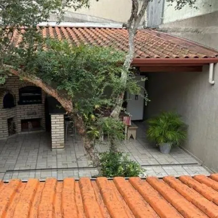 Rent this 4 bed house on Avenida Nova Cantareira 1802 in Jardim França, São Paulo - SP