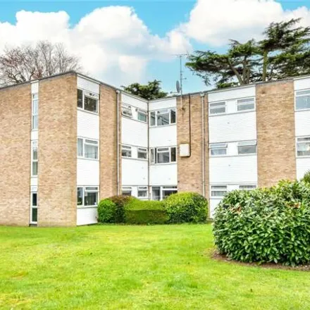 Buy this 2 bed apartment on Kenilworth Court in Rounton, WD17 4LE