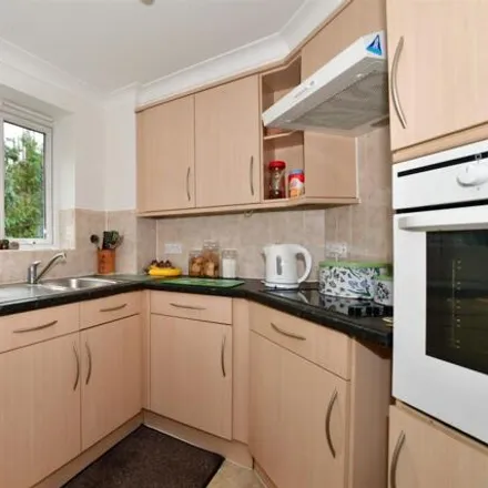 Image 2 - Croydon Road, Tandridge, CR3 6QF, United Kingdom - Apartment for sale