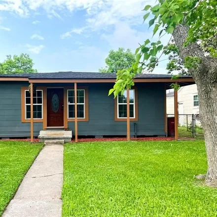 Buy this 3 bed house on 1128 West 6th Street in Freeport, TX 77541