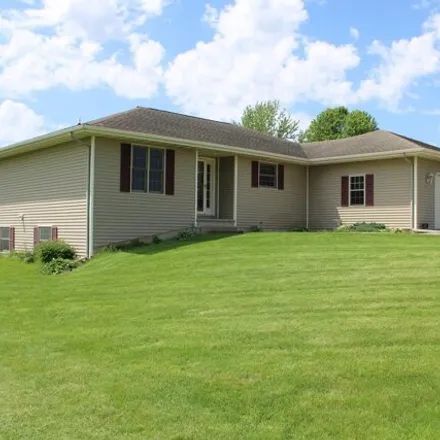 Image 2 - 237 West Walgren Road, Pearl City, Stephenson County, IL 61062, USA - House for sale