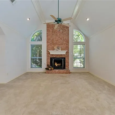 Image 5 - 702 Dover Drive, College Station, TX 77845, USA - House for sale
