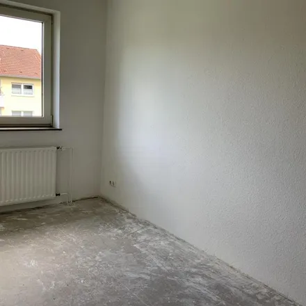 Rent this 3 bed apartment on Kampmannsweg 9 in 45896 Gelsenkirchen, Germany