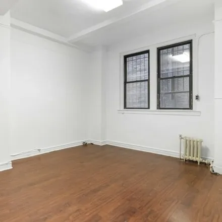 Image 2 - 41 W 96th St Unit Grw, New York, 10025 - Apartment for sale