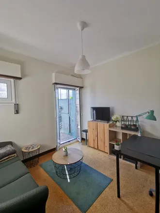 Rent this 2 bed apartment on Farmácia da Boa Hora in Rua da Boa Hora, 4050-099 Porto