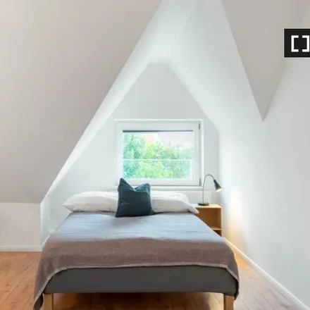 Rent this 4 bed room on The Source in Orthstraße/ Walter-Nicklitz-Promenade, 13357 Berlin