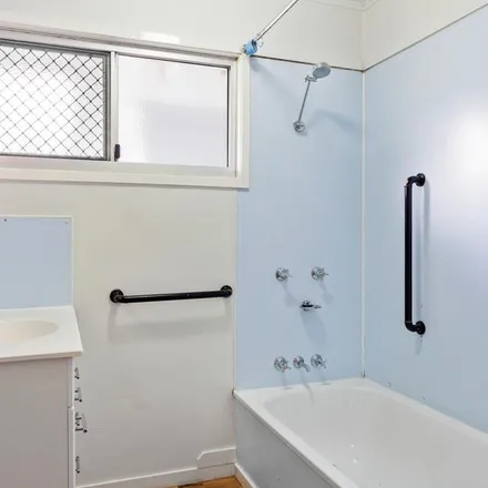 Image 9 - Dignan Street, Harristown QLD 4350, Australia - Apartment for rent