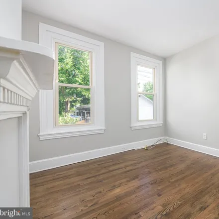 Image 3 - 326 Grover Street, Phoenixville, PA 19460, USA - Townhouse for sale