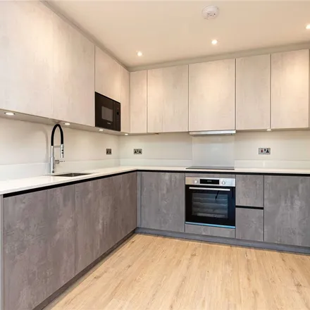 Rent this 1 bed apartment on Shoppenhangers Road in Maidenhead, SL6 2QE
