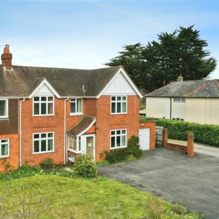 Buy this 4 bed house on Londis in Reading Road, Burghfield Common