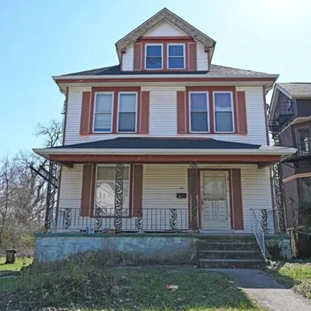 Buy this studio house on 871 Hutchins Avenue in Cincinnati, OH 45229