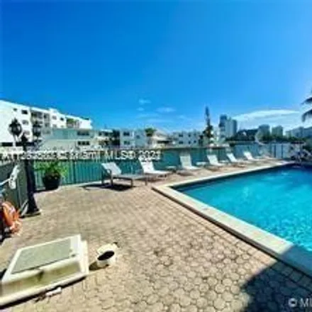 Buy this 1 bed condo on 6937 Bay Drive in Isle of Normandy, Miami Beach