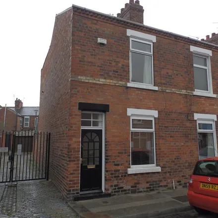 Rent this 2 bed townhouse on Filey Terrace in York, YO30 7AP