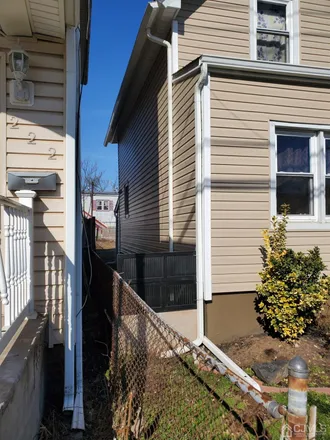 Image 3 - 220 Lewis Street, Perth Amboy, NJ 08861, USA - House for sale