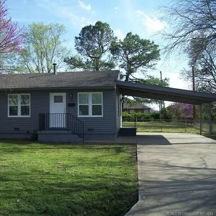 Buy this 3 bed house on 246 West 44th Street in Sand Springs, OK 74063