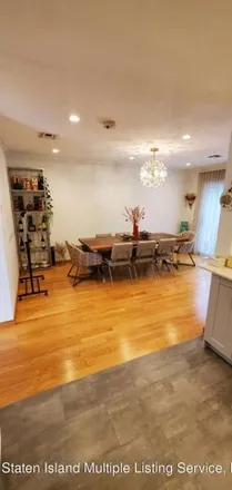 Image 6 - 1325 Rockland Avenue, New York, NY 10314, USA - Townhouse for sale
