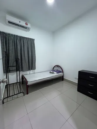 Rent this 1 bed apartment on C1 in Jalan Besi, Razak Mansion