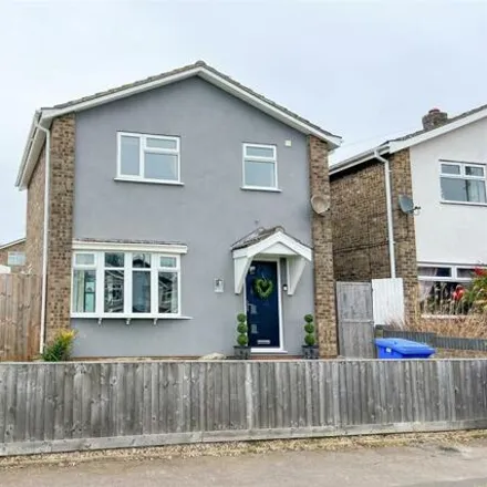 Buy this 3 bed house on Chiltern Crescent in Oulton Broad, NR32 3EX