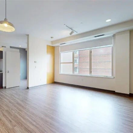 Rent this 3 bed apartment on 160 East Berkeley Street