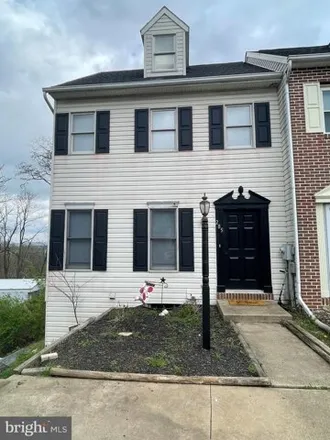 Buy this 3 bed house on 900 Ivy Lane in Ephrata, PA 17522