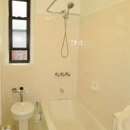 Image 8 - 340 East 66th Street, New York, NY 10065, USA - Apartment for rent