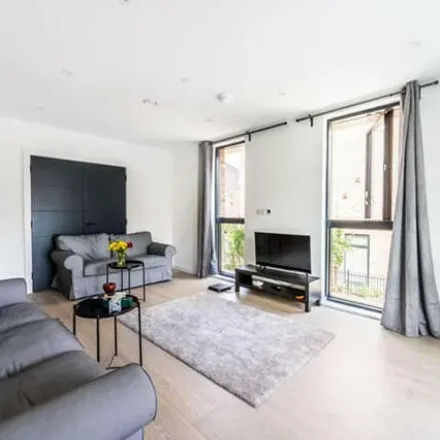 Image 1 - Chippenham Gardens, London, NW6 5LH, United Kingdom - Townhouse for rent