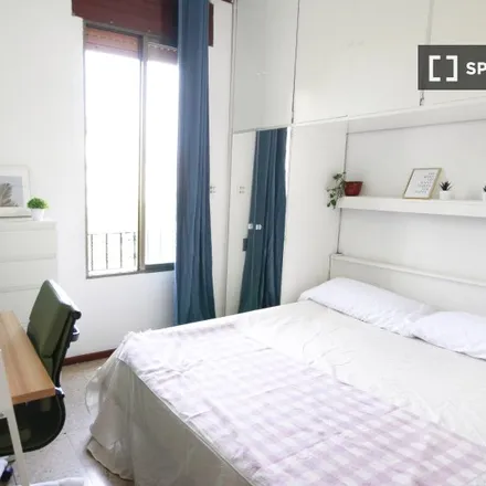 Rent this 5 bed room on Avinguda del Paral·lel in 122B, 08015 Barcelona