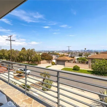 Image 2 - 1308 West 19th Street, Los Angeles, CA 90732, USA - House for sale