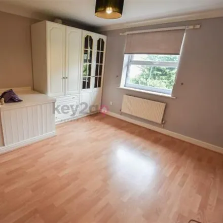Image 7 - Deepwell Court, Sheffield, S20 4SW, United Kingdom - Townhouse for sale