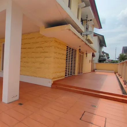 Rent this 5 bed apartment on Jalan 7/3B in Seksyen 7, 43650 Kajang Municipal Council