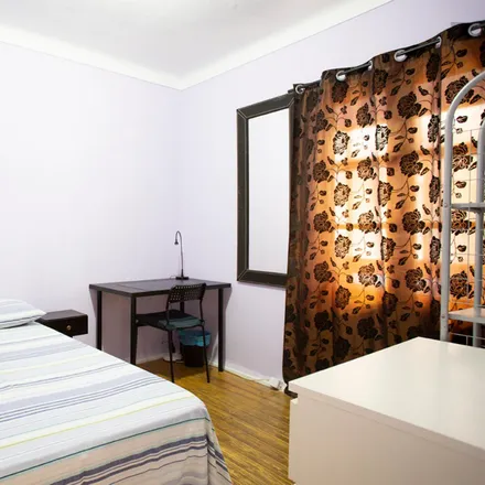 Rent this 5 bed room on Pátio das Parreiras in 1200-341 Lisbon, Portugal