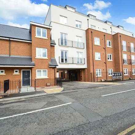 Rent this 1 bed apartment on Chalvey Road East in Slough, SL1 2LP