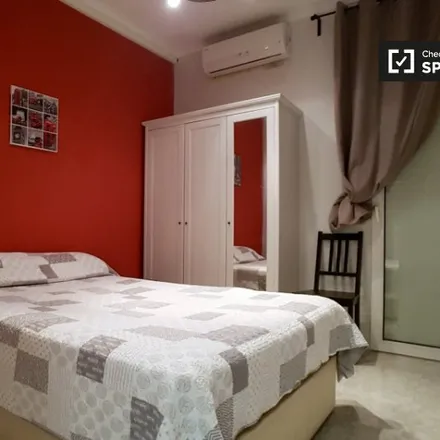 Rent this 2 bed room on Carrer del Tinent Flomesta in 27, 08001 Barcelona