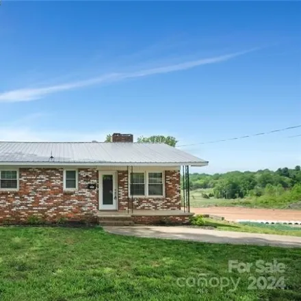 Buy this 2 bed house on 143 Grace Street in Rutherfordton, NC 28139