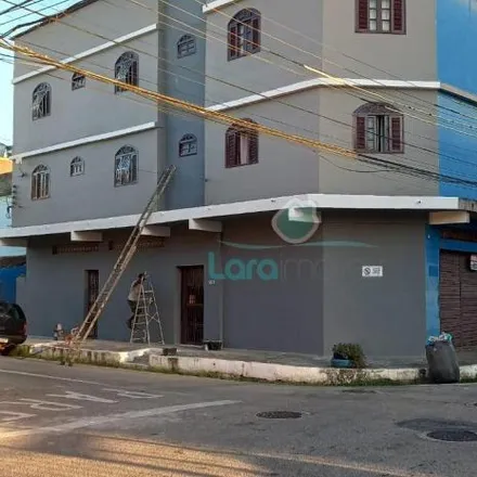 Buy this 8 bed house on Rua Bento Martins da Costa in Cajueiros, Macaé - RJ