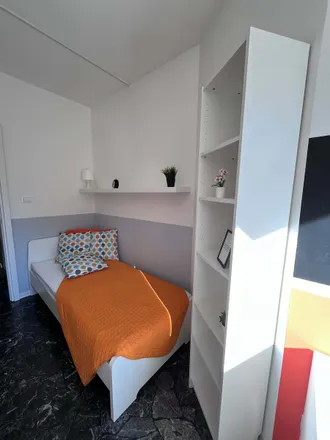 Rent this 4 bed room on Sabrina 3 in Via Antonio Fogazzaro, 38128 Trento TN