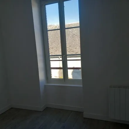 Rent this 2 bed apartment on 67 Rue Dorée in 45200 Montargis, France