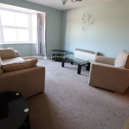 Image 6 - Wayletts, Southend-on-Sea, SS9 4SJ, United Kingdom - Apartment for rent