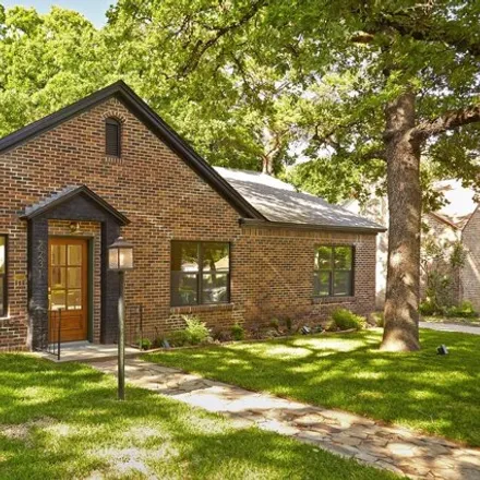Buy this 3 bed house on 2231 Goldenrod Avenue in Fort Worth, TX 76111