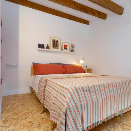 Image 2 - Carrer de la Providència, 08911 Badalona, Spain - Apartment for rent