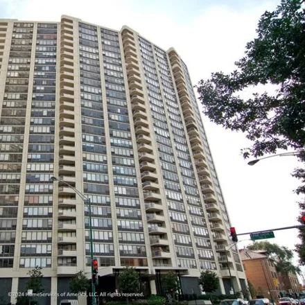 Rent this 1 bed condo on Lake Park Plaza in 3930 North Pine Grove Avenue, Chicago