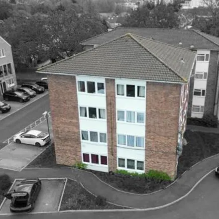 Image 1 - Chichester Court, Queensbury, London, HA7 1EF, United Kingdom - Apartment for sale