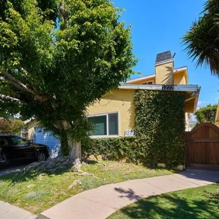 Buy this 9 bed townhouse on Wilshire Place South in Santa Monica, CA 90404